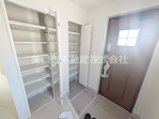 ６５４４８　瑞穂市古橋新築戸建て（未使用）の玄関