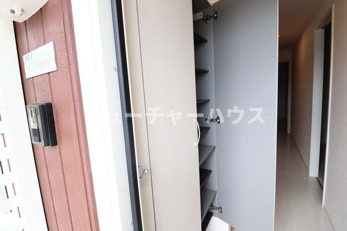 レイクビューみなみの玄関