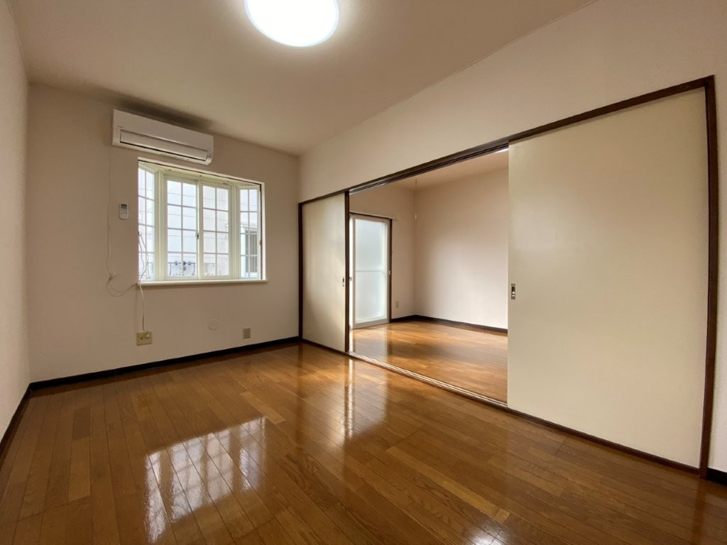 センチュリーハウス津志田Aの居間・リビング