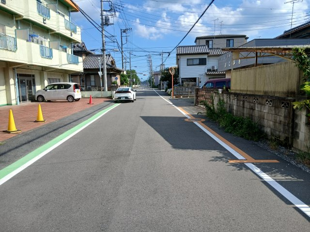 東松山市松山町1丁目　古家付土地133坪の前面道路含む現地写真|東側幅員約6.9ｍ公道に約11.2ｍ接道
