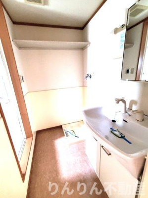 【独立洗面台】 | ヨーロピアンシャレー柊 | 朝の身支度には欠かせない独立洗面化粧台