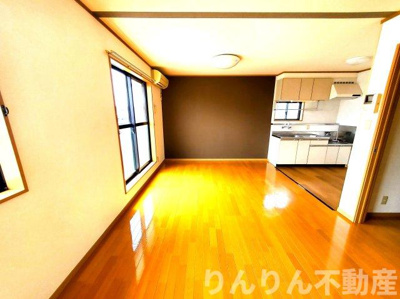 【居間・リビング】 | ヨーロピアンシャレー柊 | 居間です