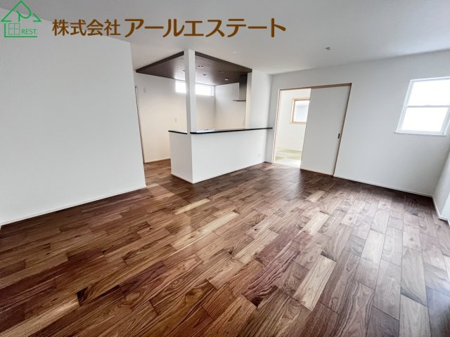 加古川市平岡町高畑 第12　　JR「東加古川駅」徒歩14分の居間・リビング