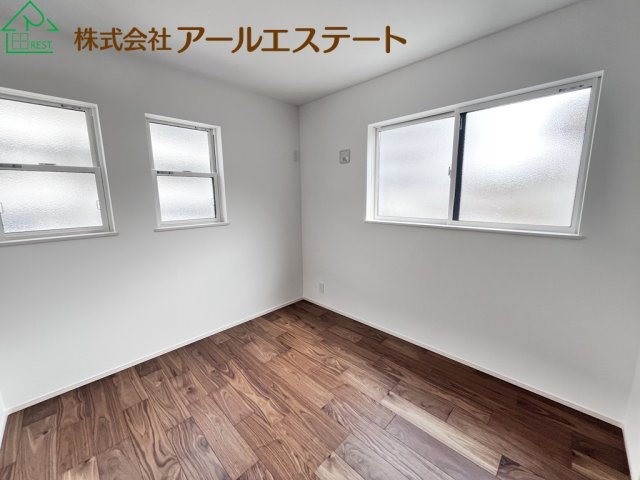 加古川市平岡町高畑 第12　　JR「東加古川駅」徒歩14分の洋室