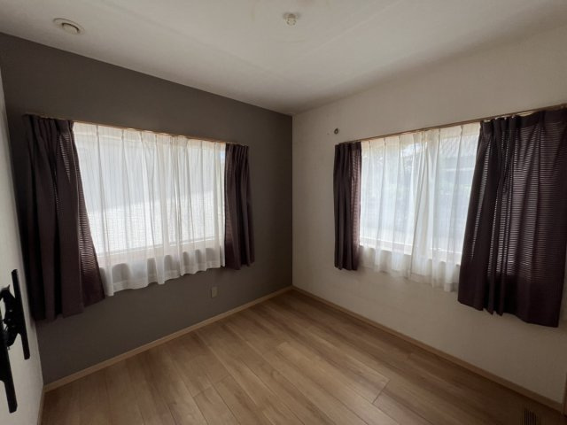 八代市松崎町593-2の洋室