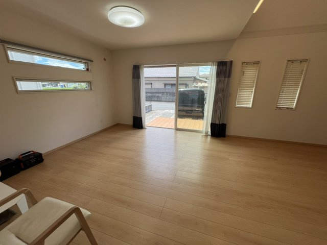 八代市松崎町593-2の居間・リビング