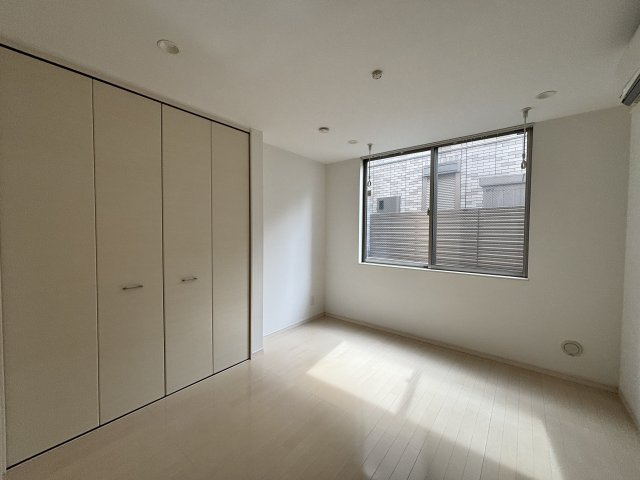 岡田様方貸室の居間・リビング