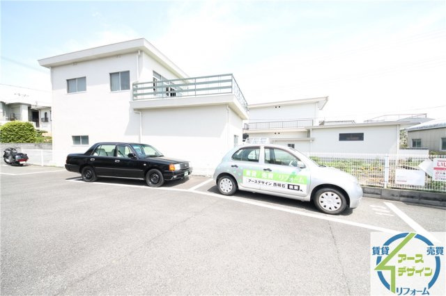 ドミール小山の駐車場|駐車場があります
