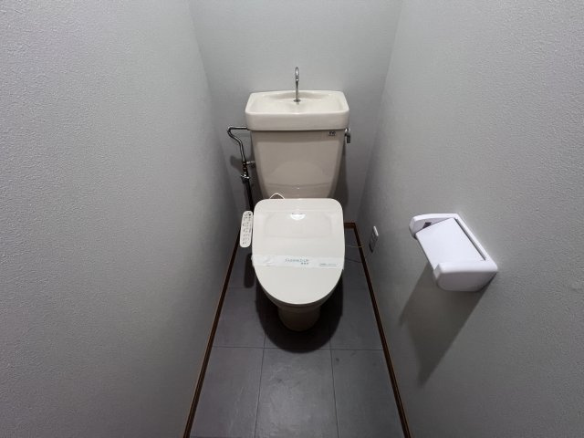 神戸市垂水区西脇１丁目の賃貸マンションのトイレ