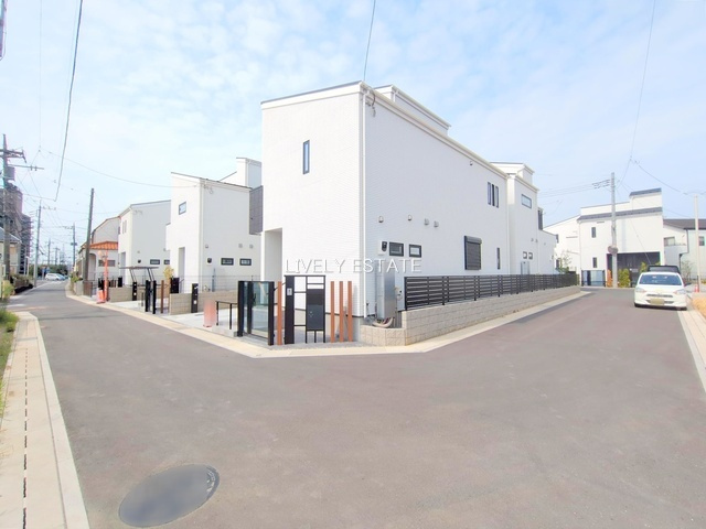 草加市花栗3丁目 新築分譲住宅 全9棟 4号棟の前面道路含む現地写真