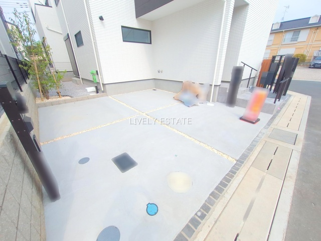 草加市花栗3丁目 新築分譲住宅 全9棟 4号棟の駐車場