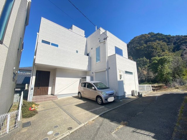 福岡市早良区東入部8丁目　中古戸建の駐車場|カースペースがあります