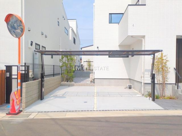 草加市花栗3丁目 新築分譲住宅 全9棟 5号棟の駐車場