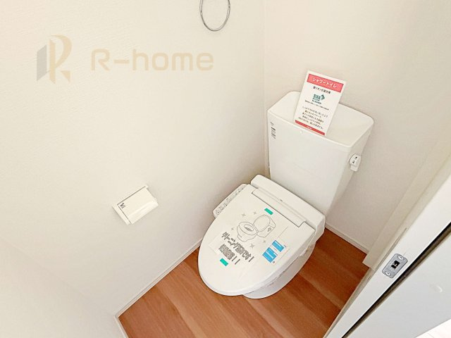 龍ケ崎市城ノ内8期　新築戸建て　1号棟のトイレ|温水洗浄便座付きのトイレ。