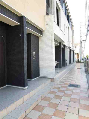 【エントランス】 | メローイエロー