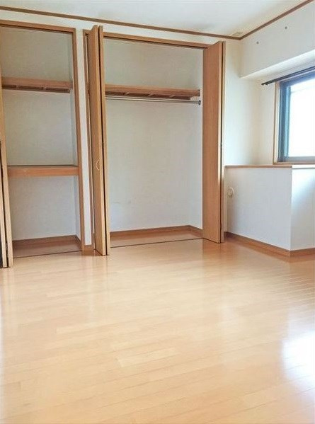 Ｅｌｌｅ　Ｂｏｎｈｅｕｒの寝室