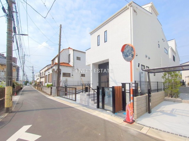 草加市花栗3丁目 新築分譲住宅 全9棟 6号棟の前面道路含む現地写真