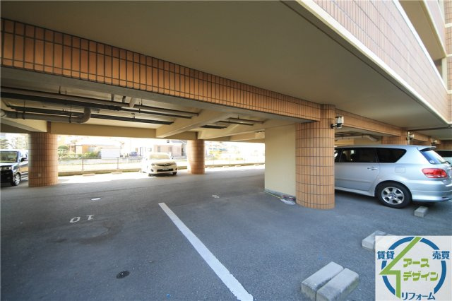 マーベラスの駐車場