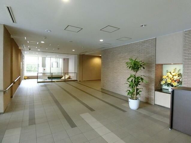 ドリームタワーキュアレジデンスのロビー