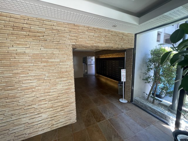 エクセレンス荒江のエントランス