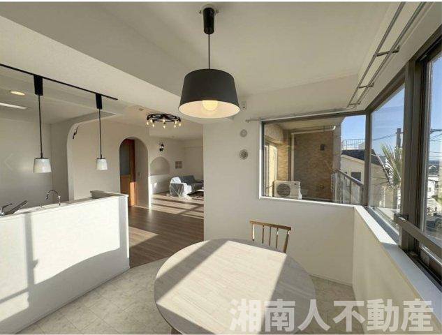 グランシティユーロリゾート葉山南の居間・リビング|使いやすいリビングです