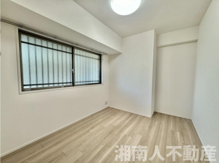 グランシティユーロリゾート葉山南の洋室|明るい洋室です