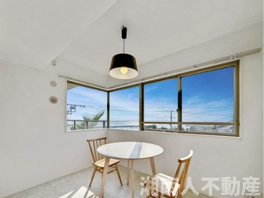 グランシティユーロリゾート葉山南の居間・リビング|おしゃれな居間です