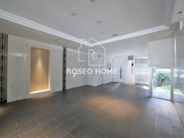 クリーデンス福島のロビー