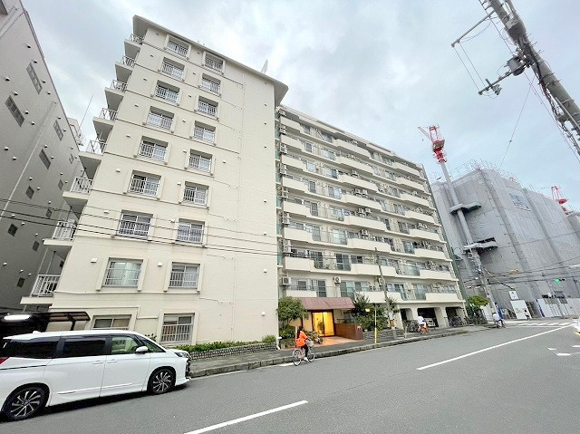 プラザ新大阪の外観