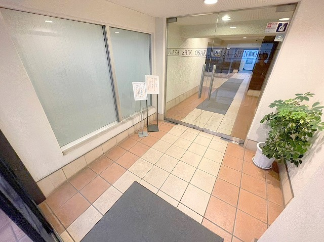 プラザ新大阪のロビー