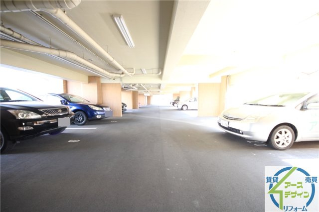 マーベラスⅡの駐車場