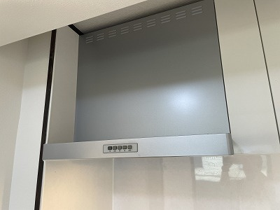 朝日プラザ京町のキッチン|見た目もきれいなスリム型レンジフード