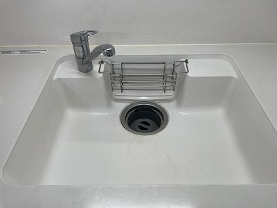 朝日プラザ京町のキッチン|キッチンのシンクはキズに強い人造大理石シンク