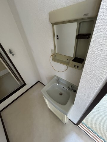 シティハイツ金杉の独立洗面台