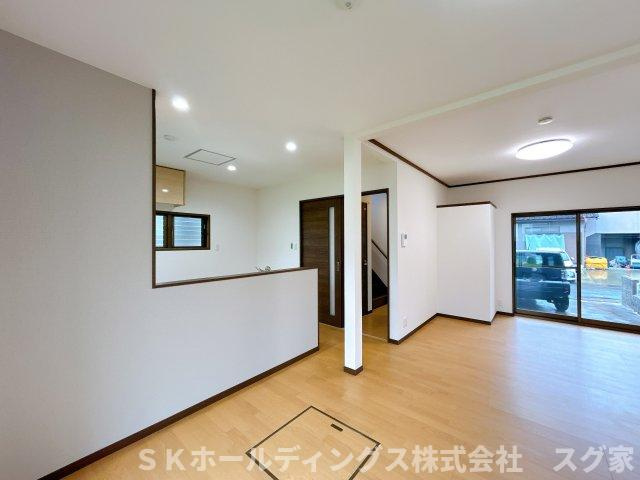 南丹市園部町小山西町柿ノ木谷　戸建ての居間・リビング