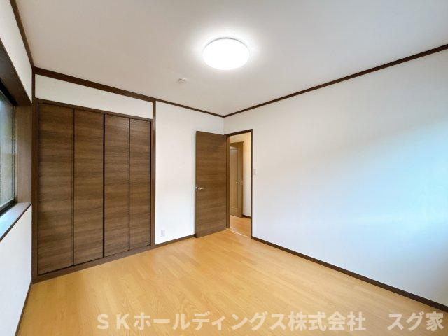 南丹市園部町小山西町柿ノ木谷　戸建ての洋室