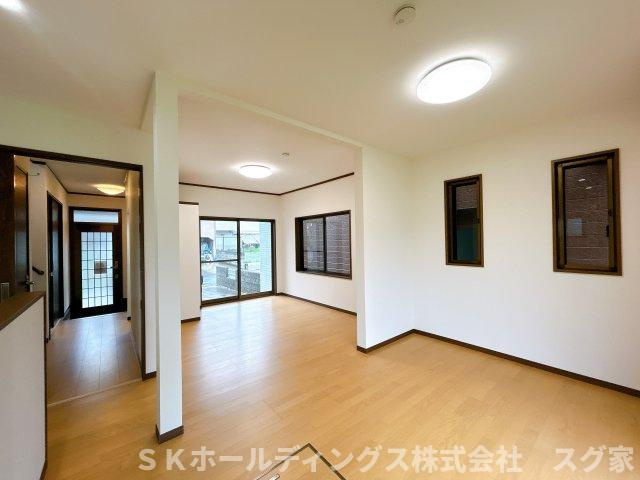 南丹市園部町小山西町柿ノ木谷　戸建ての居間・リビング