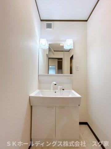 南丹市園部町小山西町柿ノ木谷　戸建ての独立洗面台