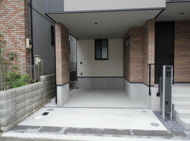 Kolet南与野の駐車場