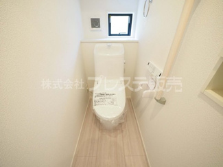【トイレ】 | 現地写真（１階トイレ）温水洗浄便座を標準装備！