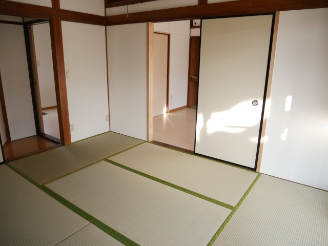 桜畠戸建ての和室