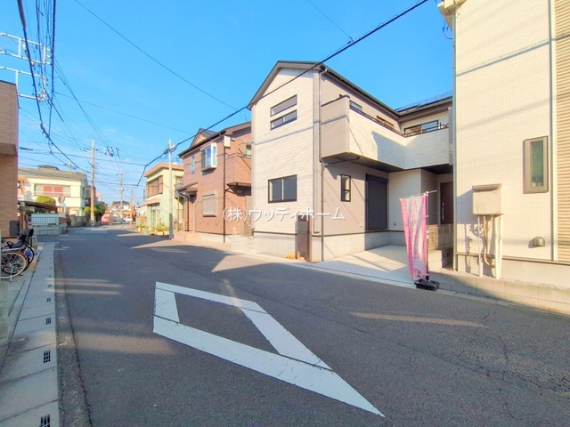 越谷市袋山2期　新築一戸建ての前面道路含む現地写真