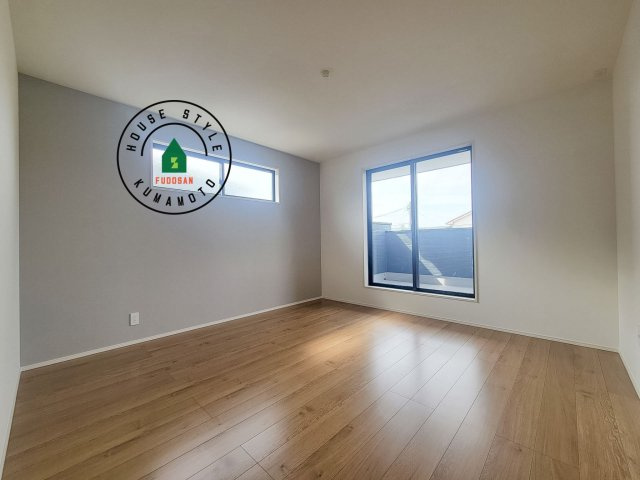 N・上益城郡益城町大字古閑第2-2棟（1号棟）　の寝室|主寝室には収納力に優れたクローゼットがありますので、お部屋もすっきり片付きます。