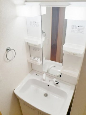 【洗面所】 | アルグ・ソラーレ | スペースが確保できる洗面所です