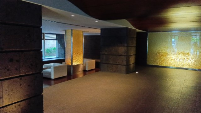 パークハウス千里中央ノーザン・レジデンスのロビー|落ち着いたロビーです