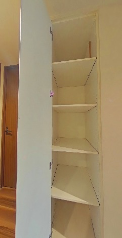 パークハウス千里中央ノーザン・レジデンスの収納|廊下にある収納です