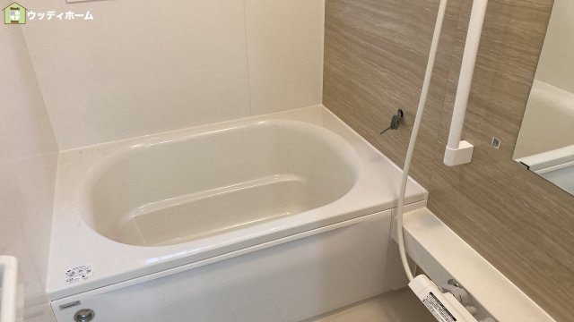 川口市行衛　中古一戸建ての浴室