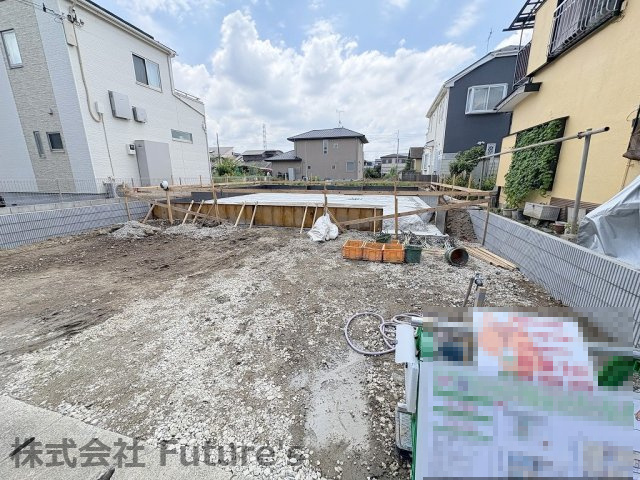 吉川市中曽根2丁目　新築戸建　全1棟の外観|現地の写真になります。