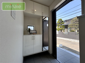 【玄関】 | 平日・土日も見学できます　ランドリークローゼット付き　南三咲　B号棟 | 同タイプ