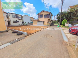 【前面道路含む現地写真】 | 平日・土日も見学できます　ランドリークローゼット付き　南三咲　B号棟